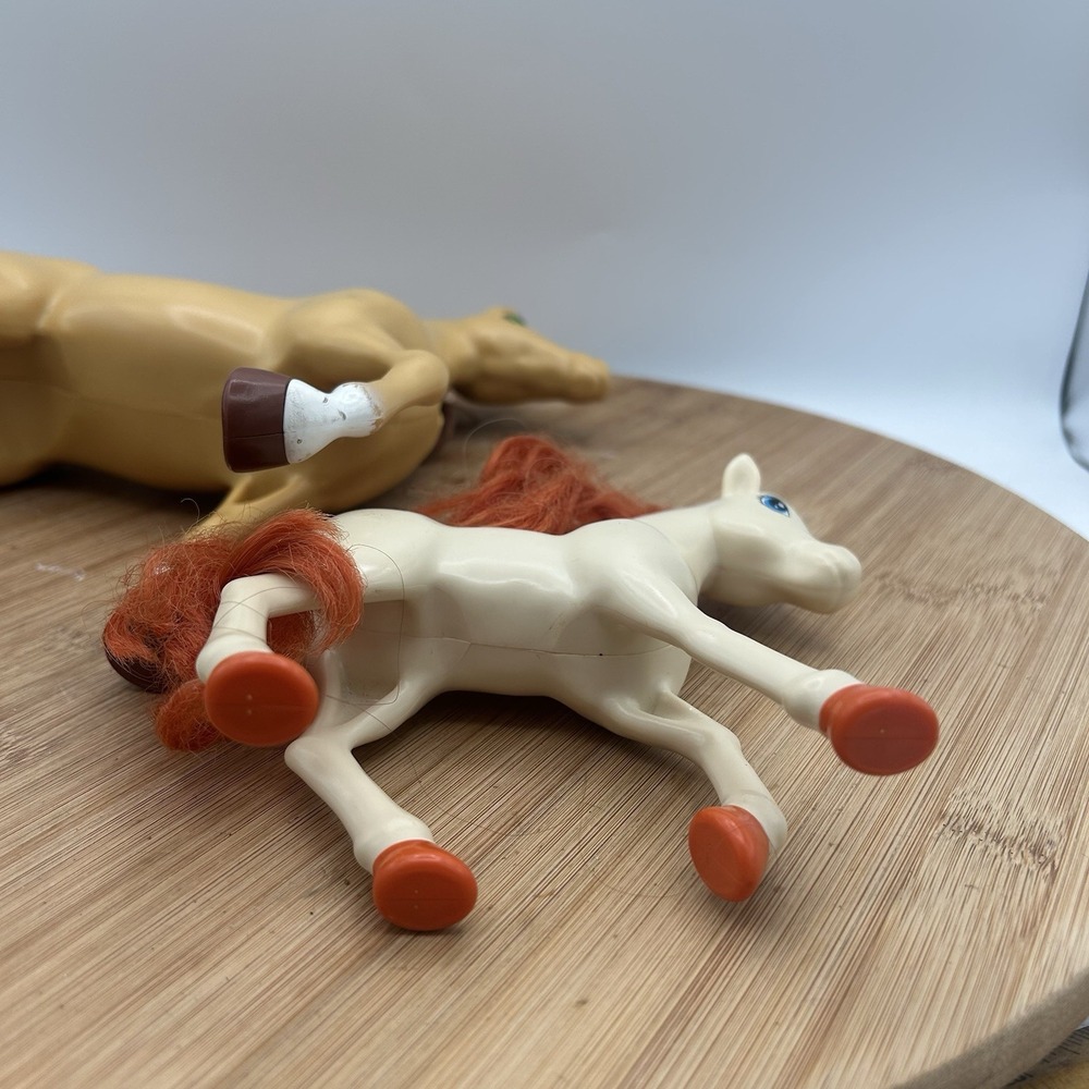 Barbie Hugs N Plays Barbie Horse & Chelsea Horse With Moveable Heads No Saddles - Picture 4 of 6
